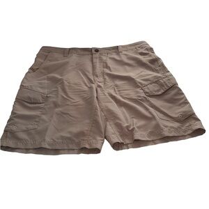 Magellan Outdoors shorts cargo style button/zip water repellent size 36